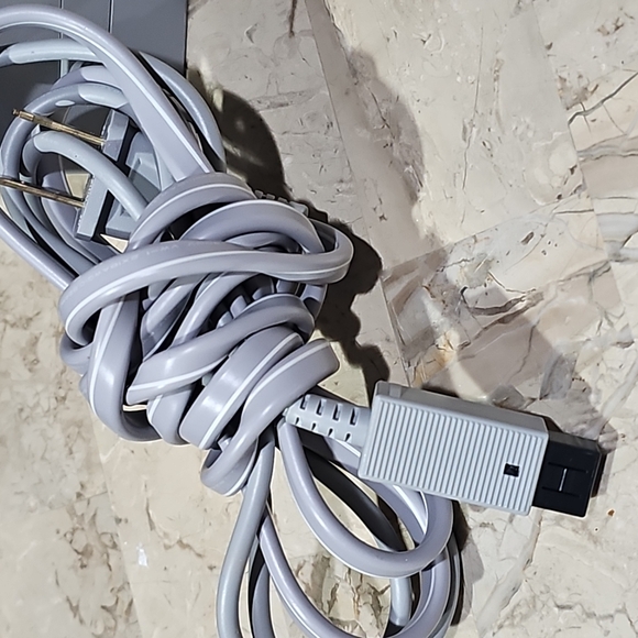 Nintendo Gray Power‎ Adapter Cable - Picture 2 of 4